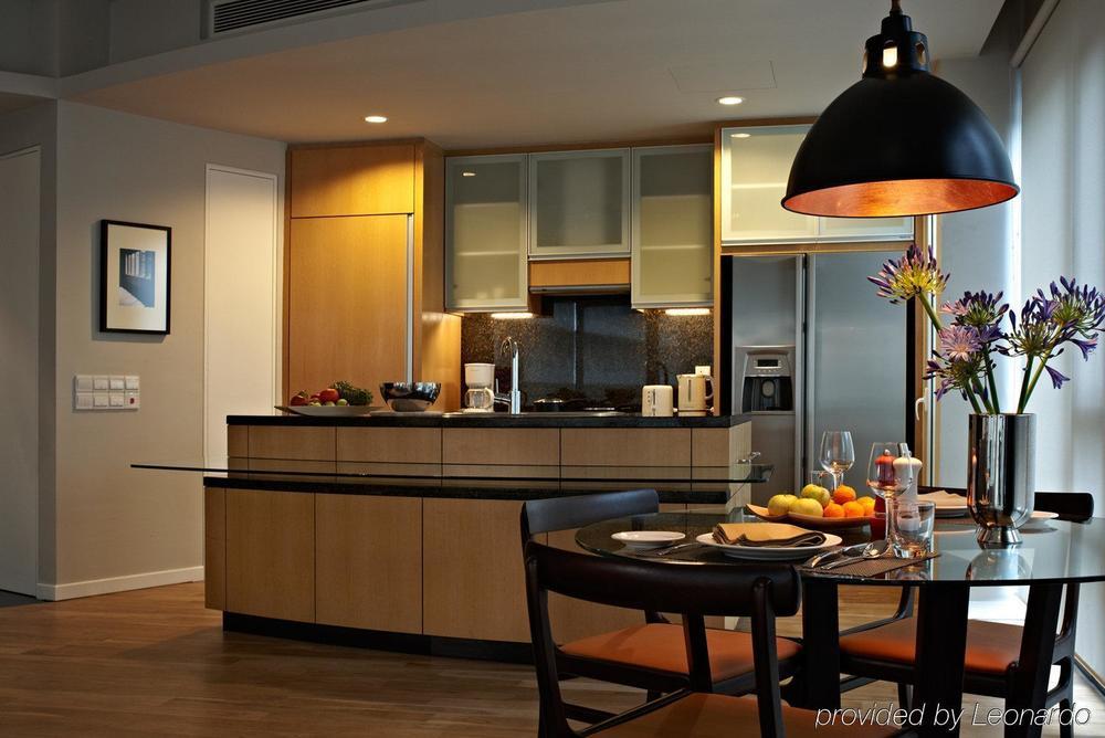 E&O Residences Kuala Lumpur Esterno foto A kitchen in a serviced apartment in Singapore