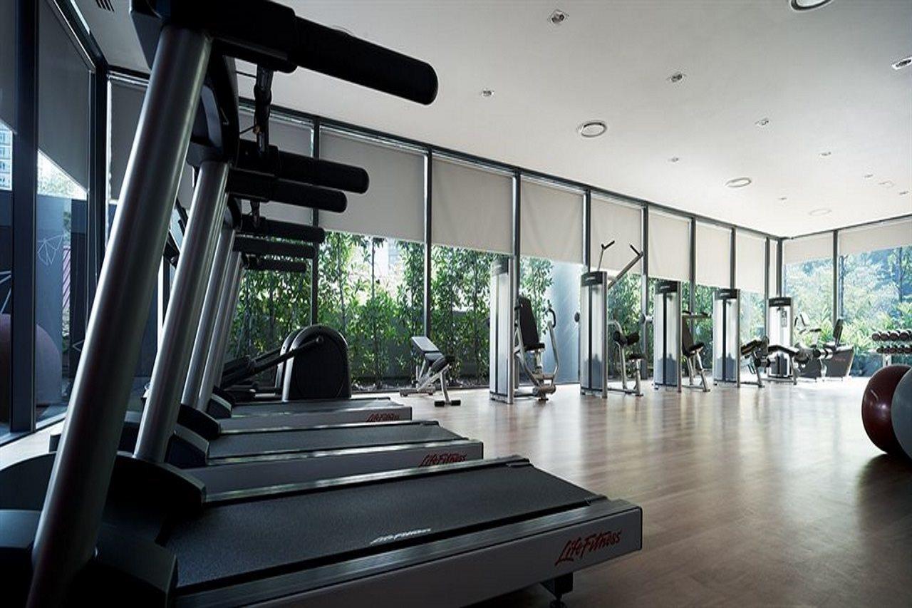 E&O Residences Kuala Lumpur Esterno foto A Life Fitness treadmill