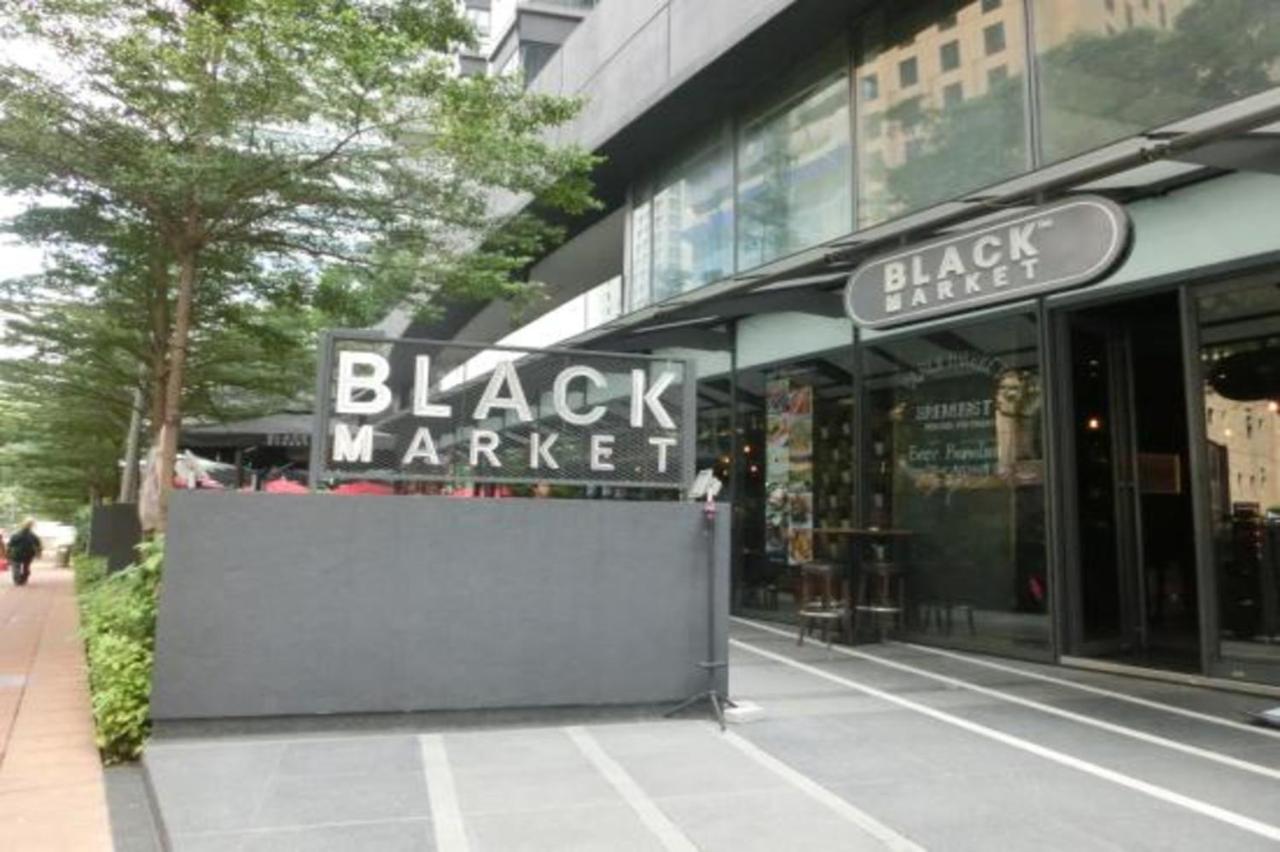 E&O Residences Kuala Lumpur Esterno foto Black Market